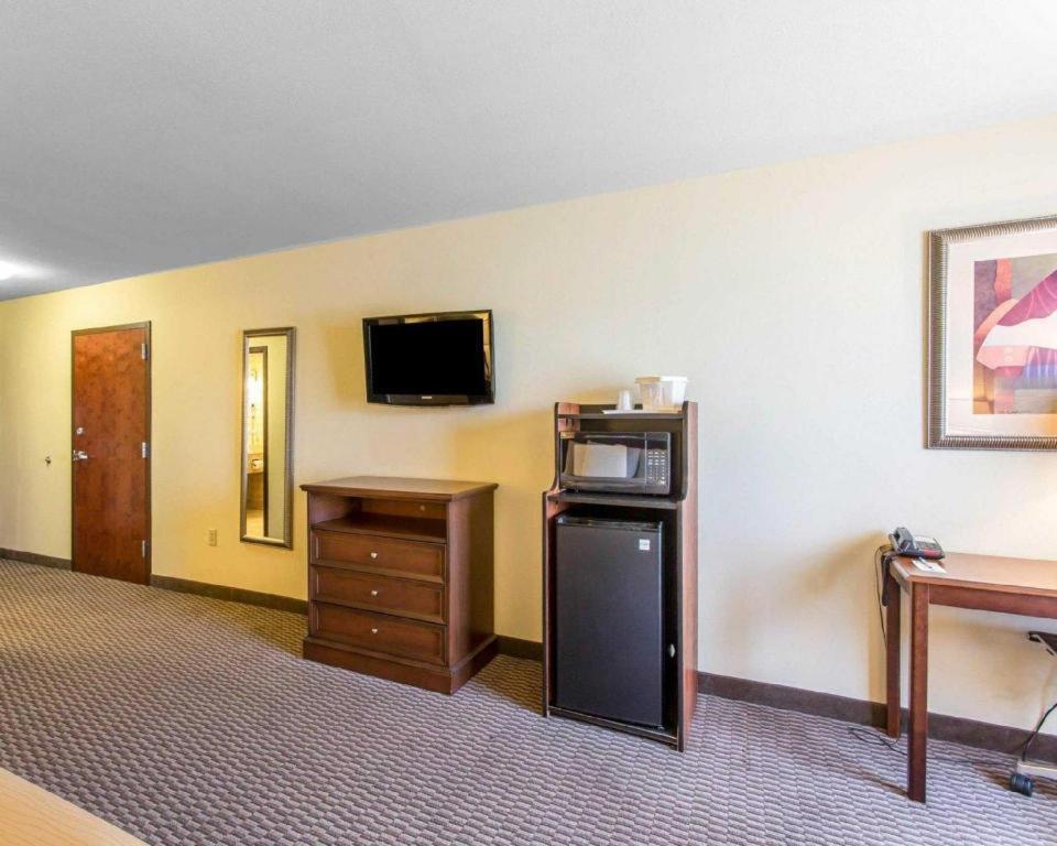 Comfort Inn & Suites Madisonville Exteriör bild