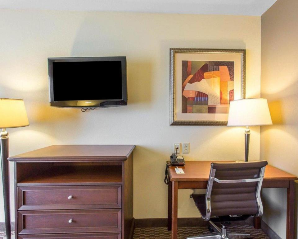 Comfort Inn & Suites Madisonville Exteriör bild