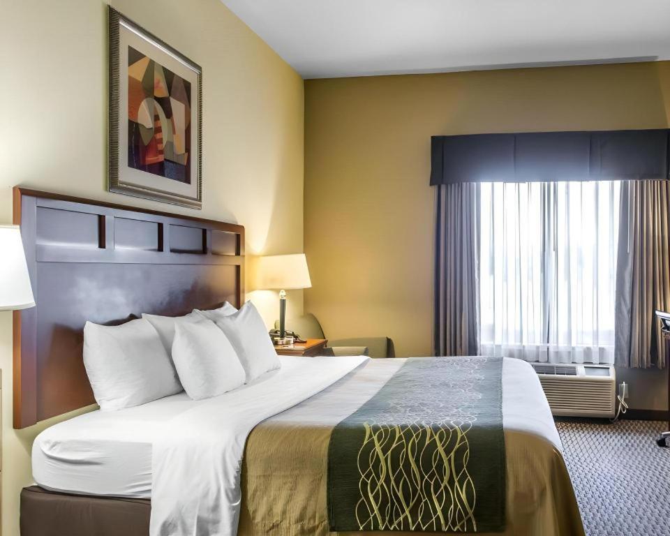 Comfort Inn & Suites Madisonville Exteriör bild