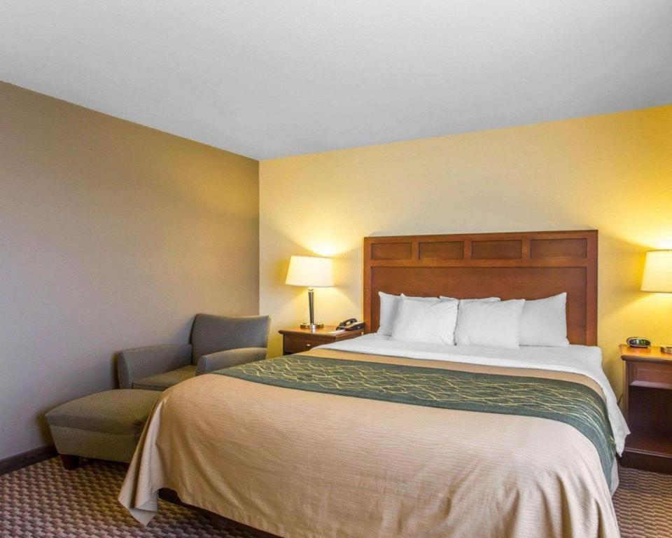 Comfort Inn & Suites Madisonville Exteriör bild