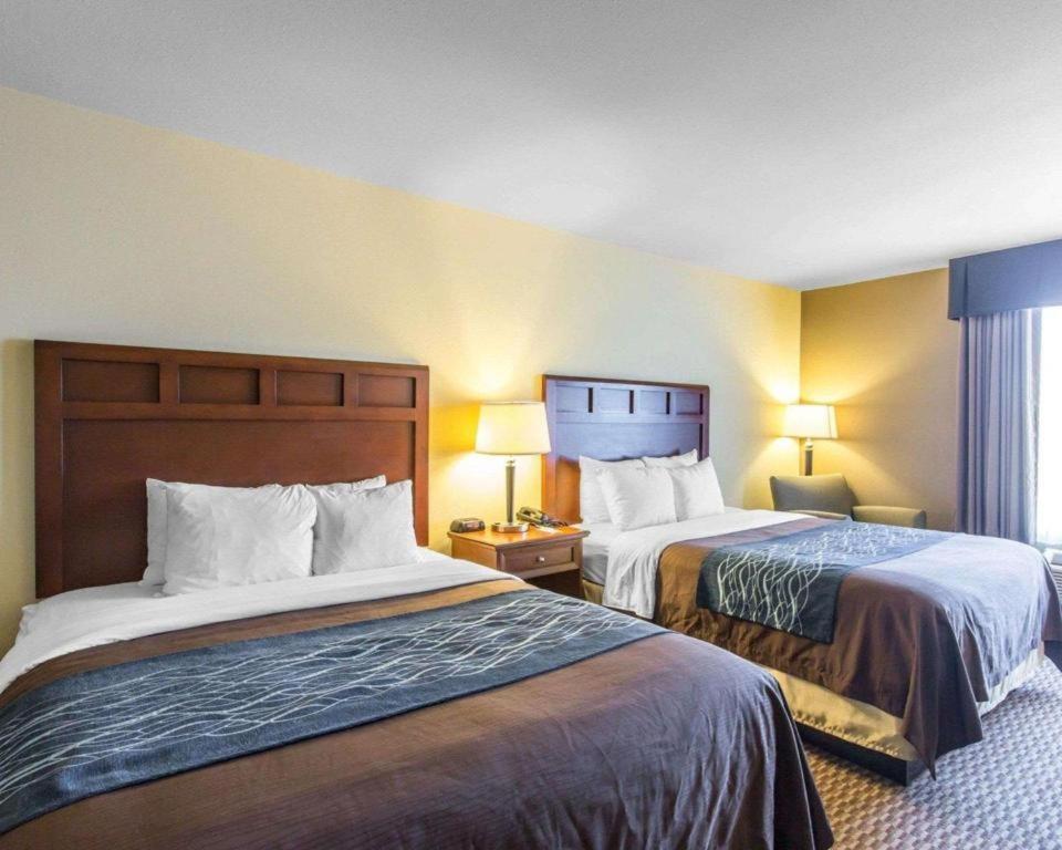 Comfort Inn & Suites Madisonville Exteriör bild