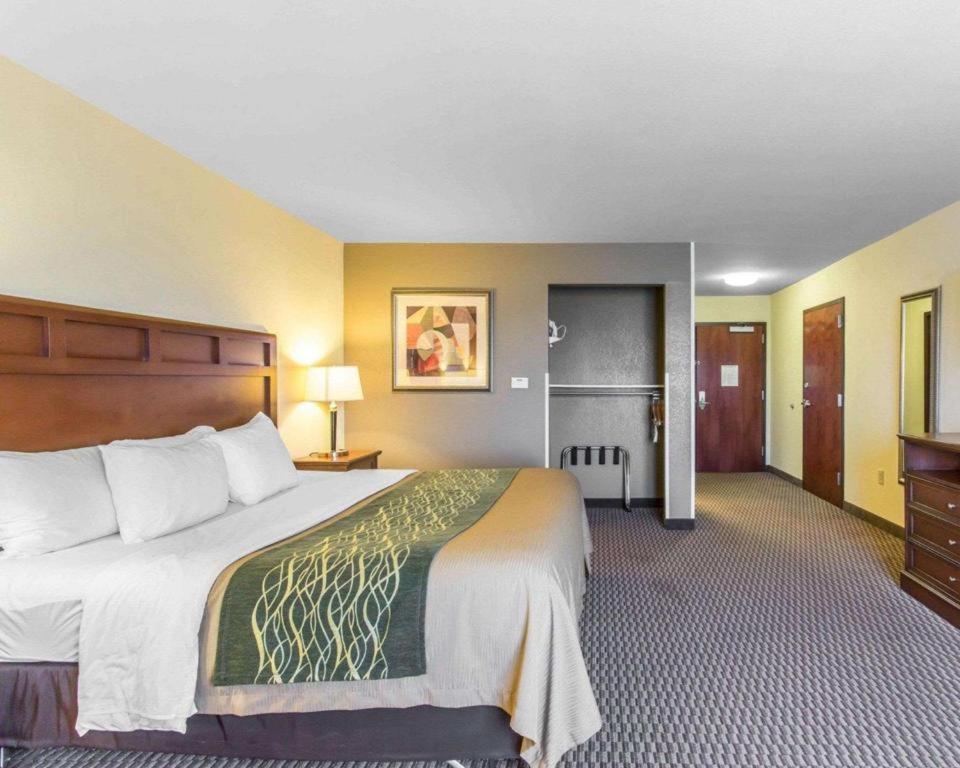 Comfort Inn & Suites Madisonville Exteriör bild