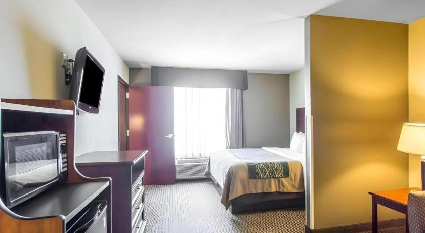 Comfort Inn & Suites Madisonville Exteriör bild