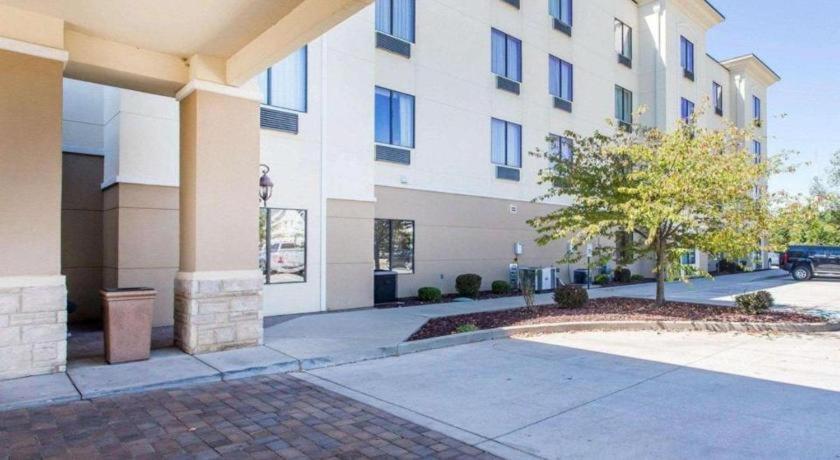 Comfort Inn & Suites Madisonville Exteriör bild