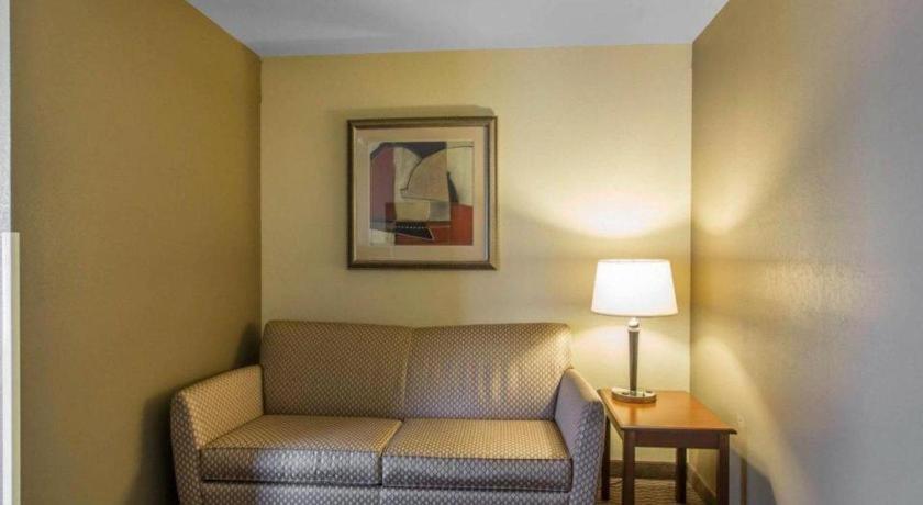 Comfort Inn & Suites Madisonville Exteriör bild
