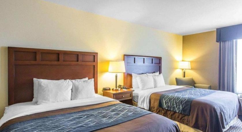 Comfort Inn & Suites Madisonville Exteriör bild