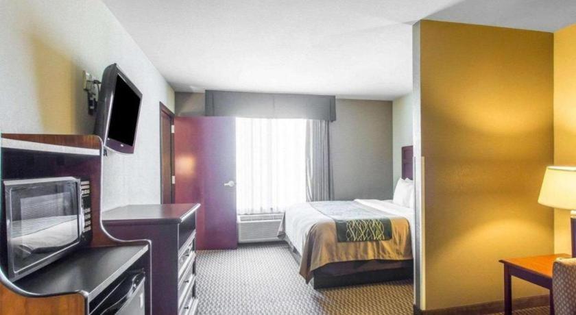 Comfort Inn & Suites Madisonville Exteriör bild