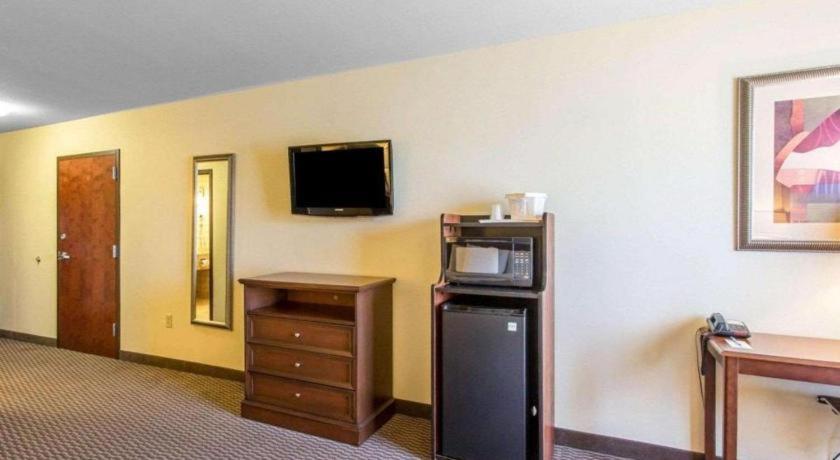 Comfort Inn & Suites Madisonville Exteriör bild